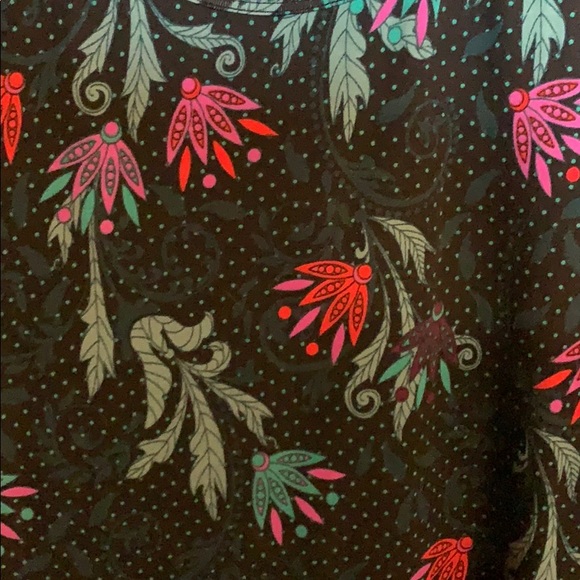 LuLaRoe Perfect Tee - Picture 2 of 7